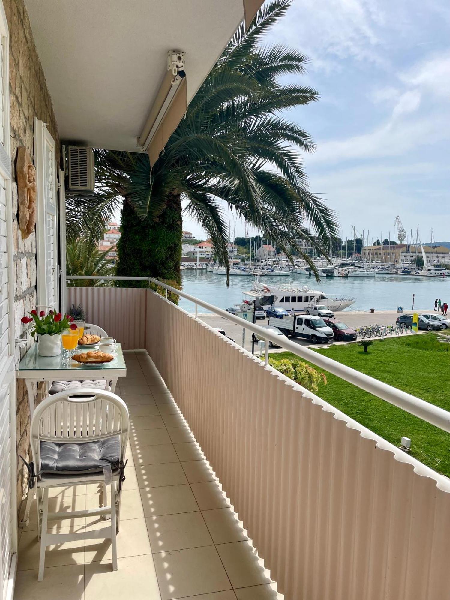 Dinka Old Town Apartment With Sea View Trogir Ngoại thất bức ảnh