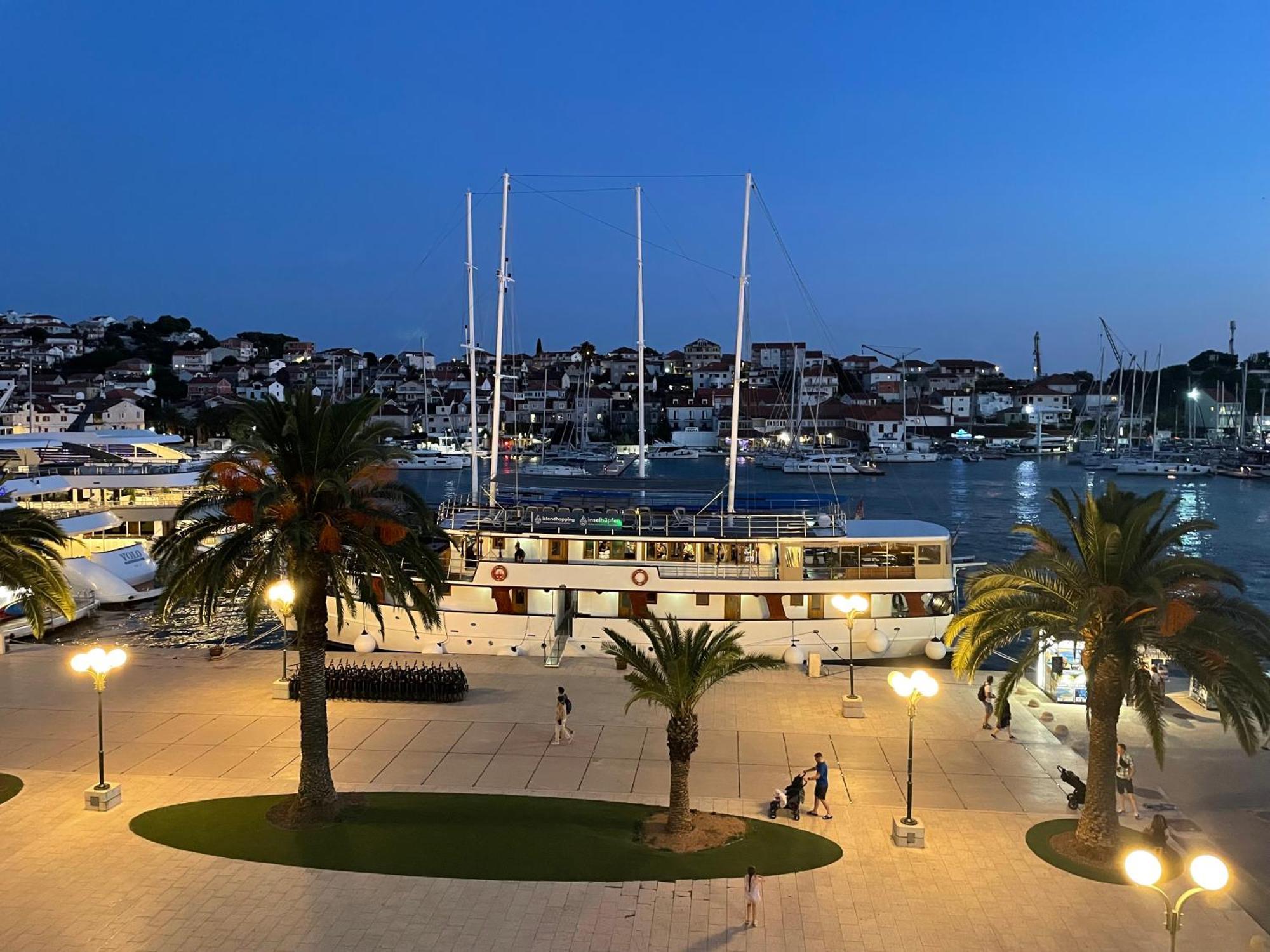 Dinka Old Town Apartment With Sea View Trogir Ngoại thất bức ảnh
